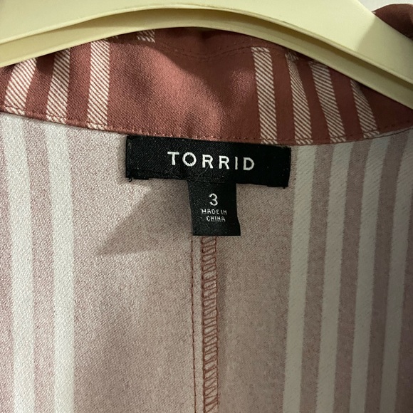 Torrid - Striped Pink boyfriend Blazer | 3x - Picture 5 of 8
